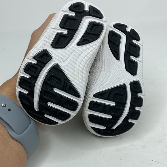 NWOT Nike Revolution 3 Toddler Sneakers Size 3C Color Red/Black - Picture 9 of 10